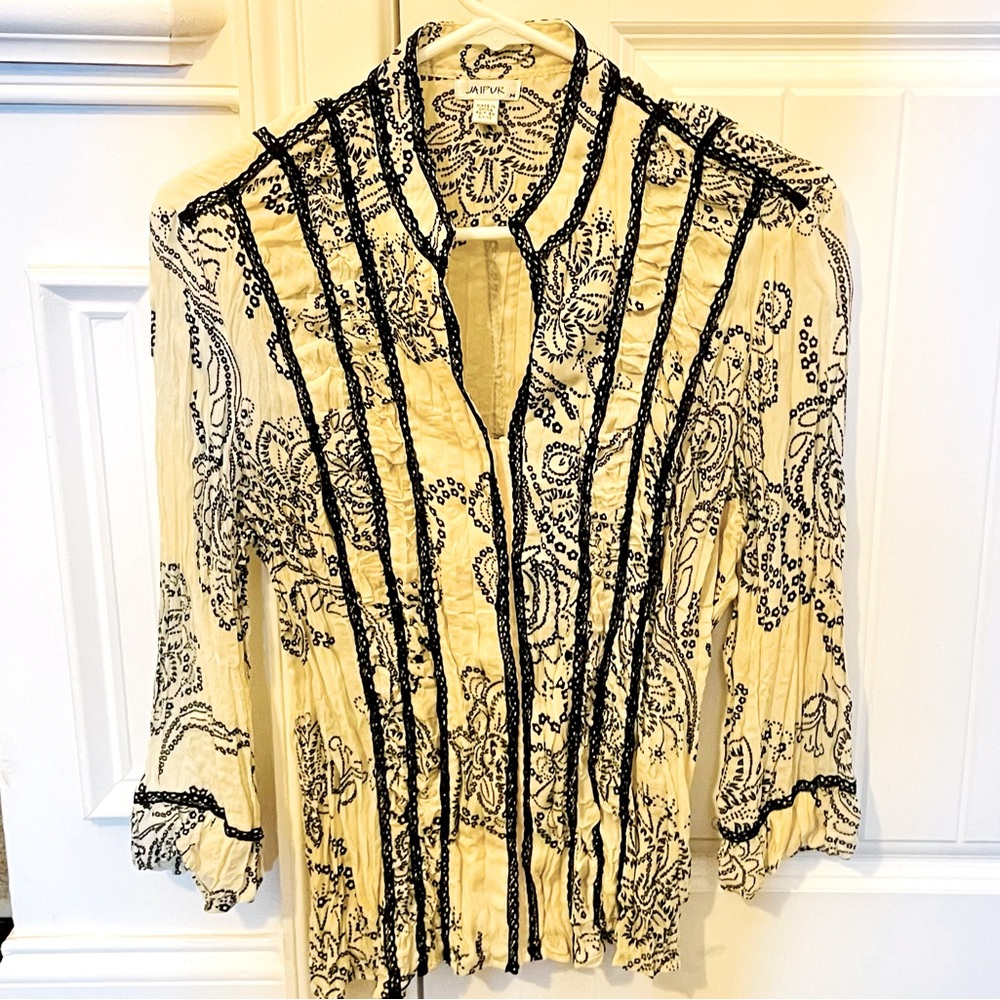 Vintage inspired, sheer gathered material, fitted